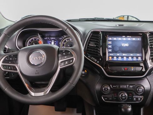 Used 2022 Jeep Cherokee Limited AWD/4WD image 17