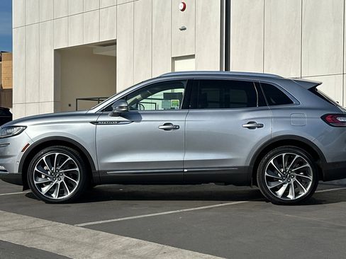 Used 2022 Lincoln Nautilus Reserve w/ Equipment Group 202A image 6