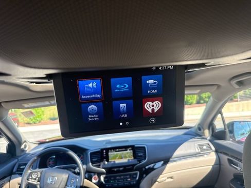 Used 2019 Honda Pilot Touring image 32