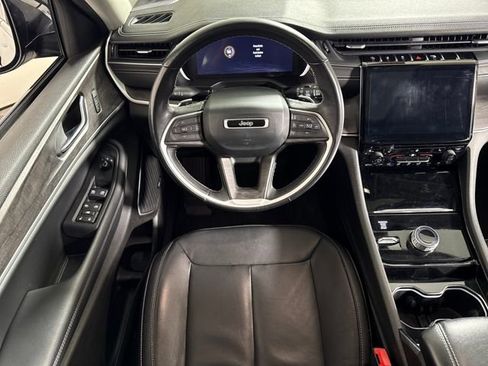 Used 2022 Jeep Grand Cherokee L Limited AWD/4WD image 23