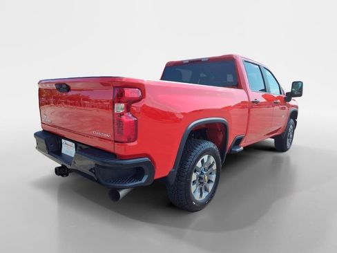 Used 2024 Chevrolet Silverado 2500 Custom w/ Custom Value Package image 5