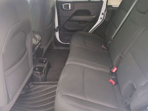 Used 2020 Jeep Wrangler Unlimited Sahara image 20