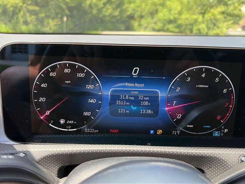 Used 2025 Mercedes-Benz CLA 250 4MATIC image 17