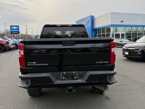 Used 2025 Chevrolet Silverado 2500 Custom w/ Custom Value Package image 3