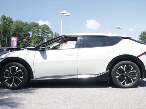 Used 2023 Kia EV6 Wind RWD image 2