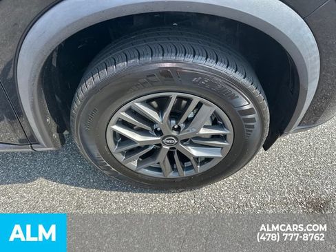 Used 2024 Nissan Rogue S FWD image 14
