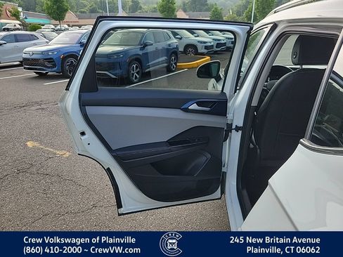 Certified 2024 Volkswagen Taos SE AWD/4WD image 45