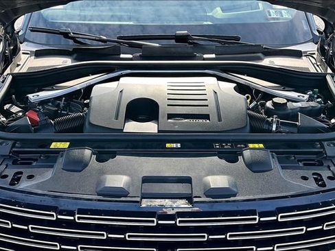 Used 2024 Land Rover Range Rover Long Wheelbase SE image 34