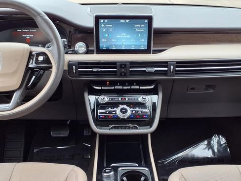Certified 2022 Lincoln Corsair Reserve w/ Luxury Package FWD image 8