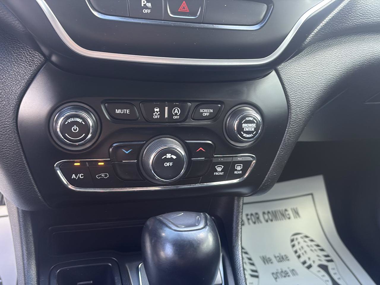 Used 2019 Jeep Cherokee Latitude Plus FWD image 20