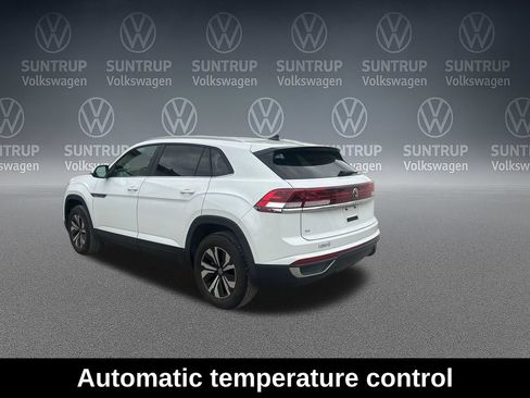 Used 2024 Volkswagen Atlas Cross Sport SE FWD image 7