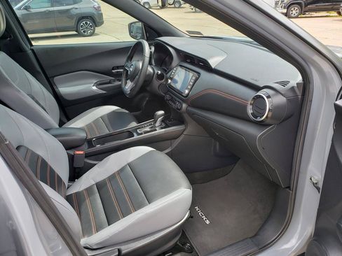 Used 2022 Nissan Kicks SR FWD image 19