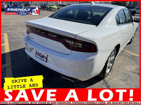 Used 2023 Dodge Charger SXT image 9