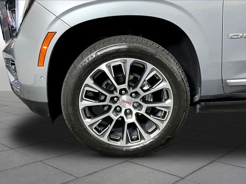 Used 2026 GMC Yukon Denali w/ Sun & Power Step Package AWD/4WD image 10