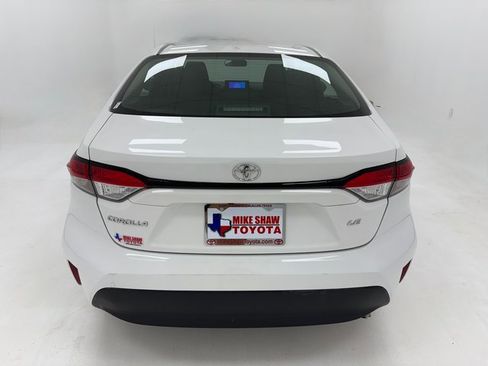 Used 2023 Toyota Corolla LE image 39