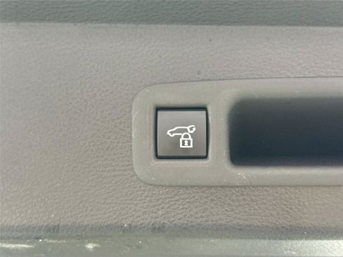 Certified 2026 Toyota Sienna XLE FWD image 40