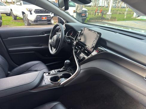 Used 2022 Toyota Camry XSE image 16