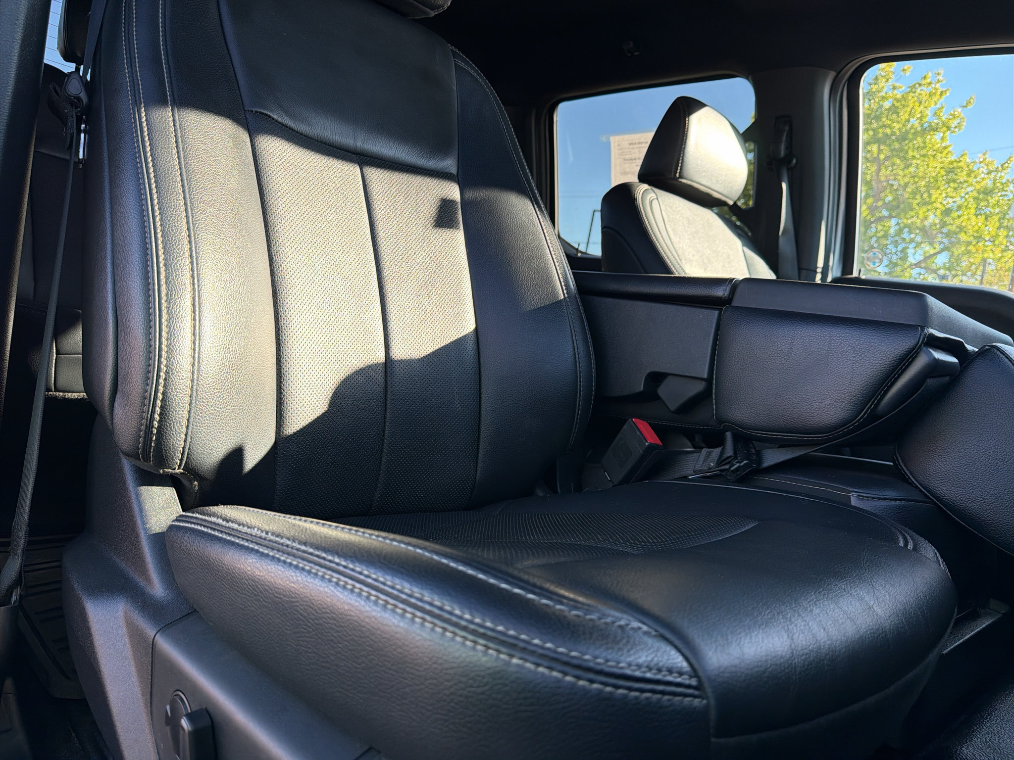 Used 2022 Ford F450 Lariat w/ FX4 Off-Road Package AWD/4WD image 23
