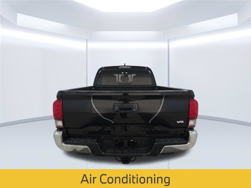 Used 2018 Toyota Tacoma SR5 RWD image 6