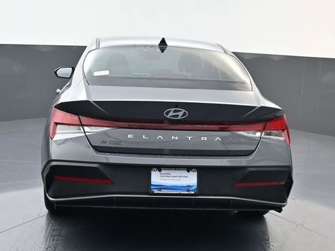 Certified 2026 Hyundai Elantra SE FWD image 5
