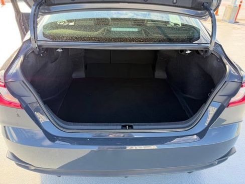 Used 2025 Toyota Camry SE FWD image 9