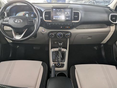 Used 2025 Hyundai Venue SEL FWD image 23