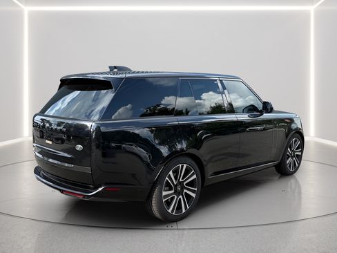 Used 2023 Land Rover Range Rover SE AWD/4WD image 5