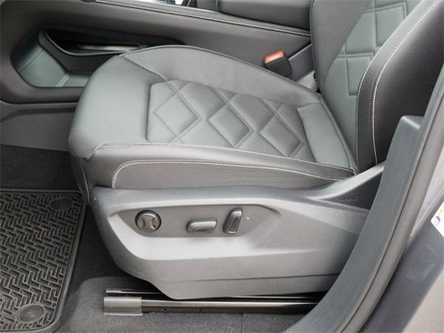 Certified 2025 Volkswagen Atlas SE image 14