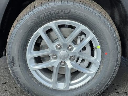 New 2026 Jeep Grand Cherokee Laredo X image 6