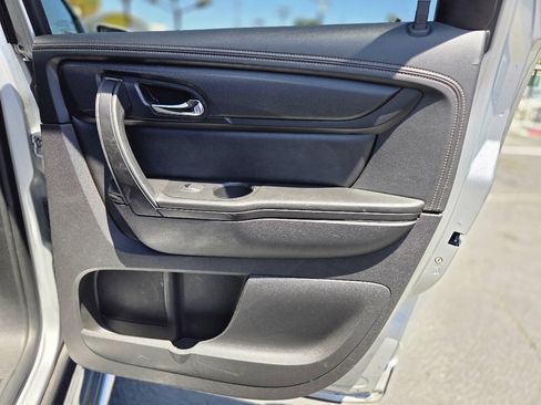 Used 2017 Chevrolet Traverse LT FWD image 9