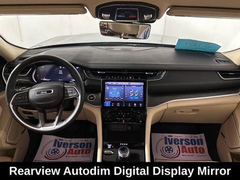 Used 2022 Jeep Grand Cherokee Limited w/ Luxury Tech Group II AWD/4WD image 30