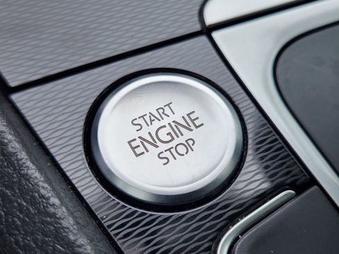 Used 2017 Volkswagen GTI Autobahn image 22