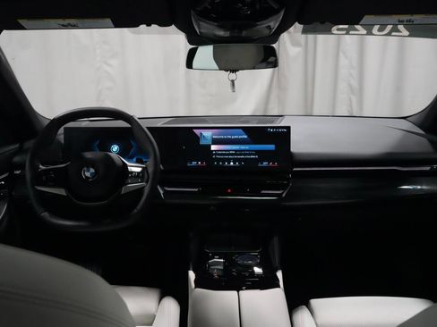 Certified 2025 BMW 530i xDrive 530i xDrive image 7