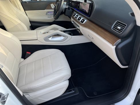 Certified 2024 Mercedes-Benz GLS 450 4MATIC image 51