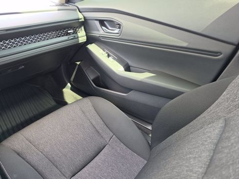 Used 2024 Honda Accord EX image 18