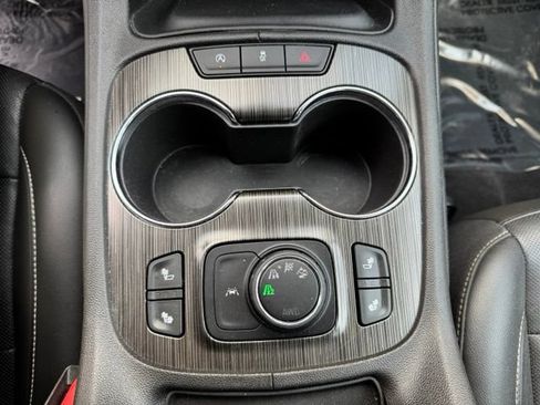 Used 2023 GMC Acadia SLT AWD/4WD image 28