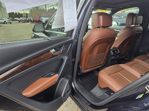 Used 2019 Audi Q5 Prestige w/ Prestige Package image 17