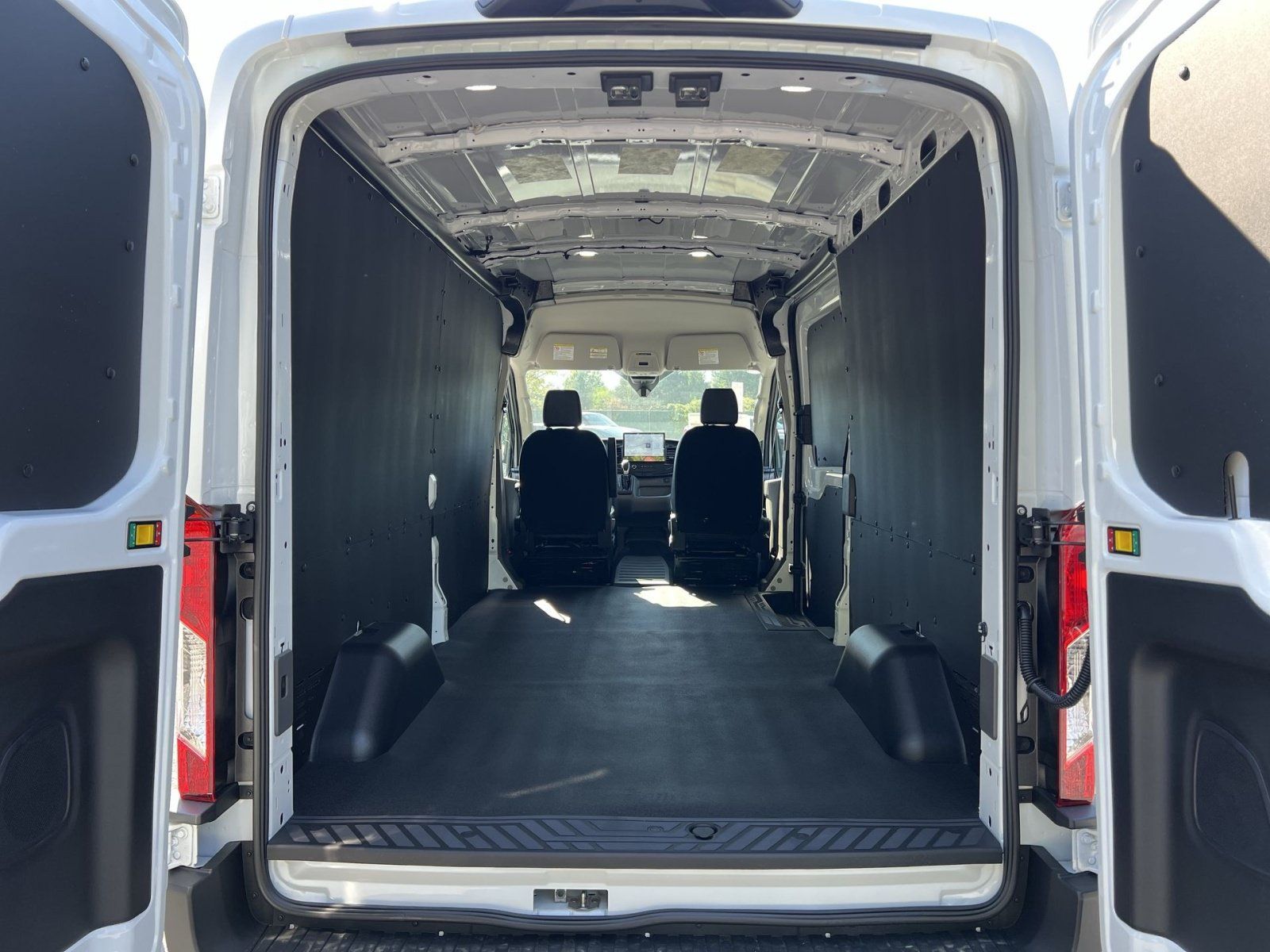 New 2027 Ford Transit 250 148 Medium Roof w/ Load Area Protection Package RWD image 24
