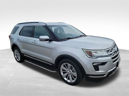 Used 2018 Ford Explorer Limited w/ Equipment Group 301A AWD/4WD image 4