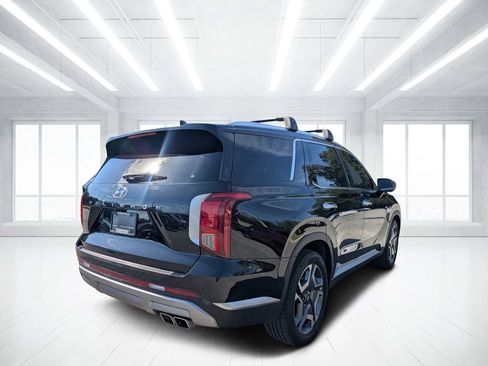 Used 2023 Hyundai Palisade SEL w/ Premium Package FWD image 3