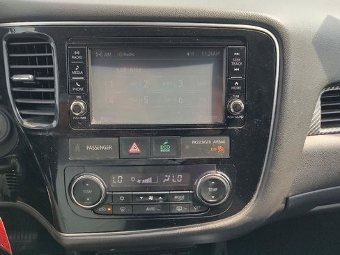 Used 2018 Mitsubishi Outlander SEL AWD/4WD image 12
