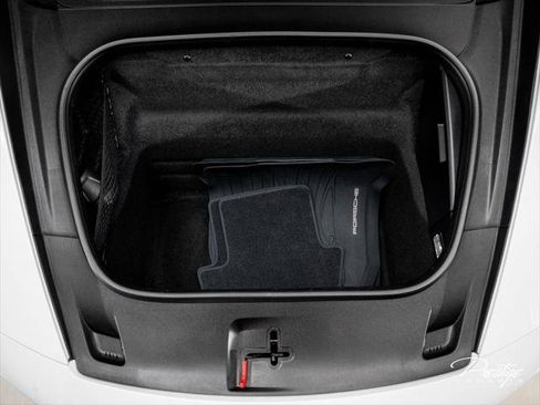 Used 2024 Porsche 911 Carrera S RWD image 4