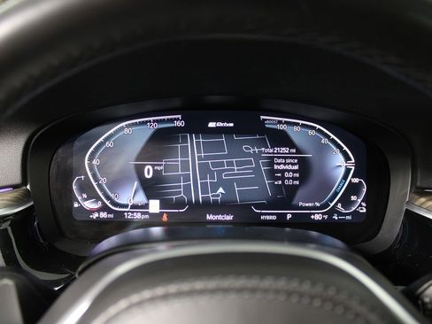 Used 2023 BMW 530e w/ M Sport Package image 17