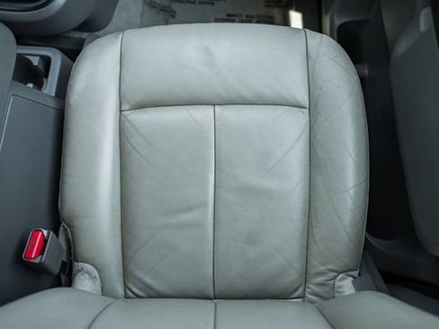 Used 2018 Nissan NV 3500 SL RWD image 30