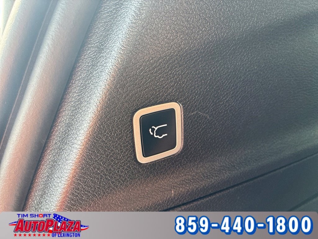 Used 2025 Chrysler Pacifica Select FWD image 19