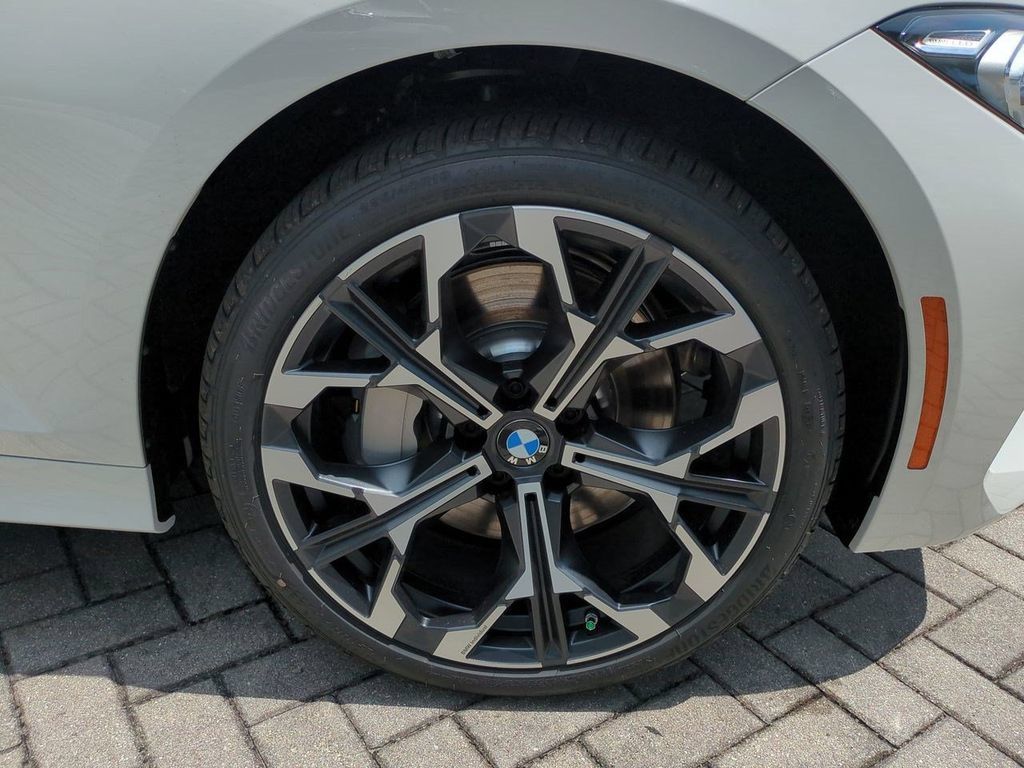 New 2026 BMW 330i xDrive Sedan w/ Convenience Package AWD/4WD image 11