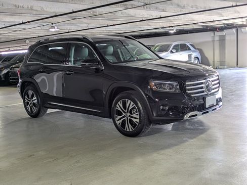 Used 2025 Mercedes-Benz GLB 250 image 3