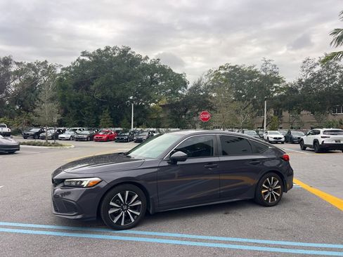 Used 2024 Honda Civic EX-L image 10