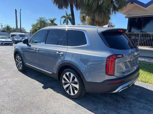 Used 2022 Kia Telluride EX w/ EX Premium Package FWD image 8