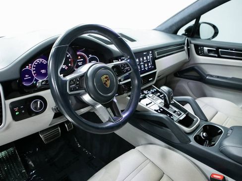Certified 2023 Porsche Cayenne GTS w/ Premium Package Plus image 4